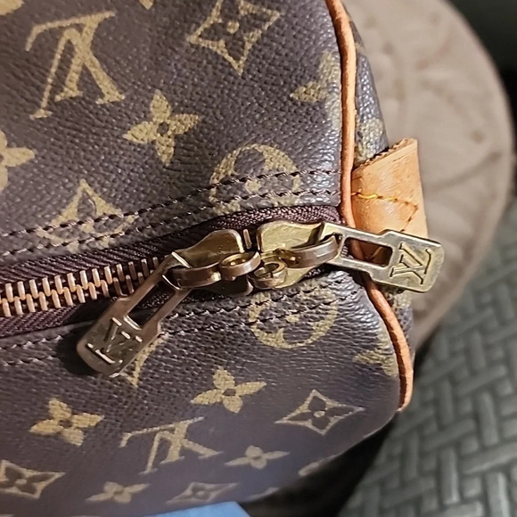 Louis Vuitton Travel Keepall 50 - Picture 10 of 16